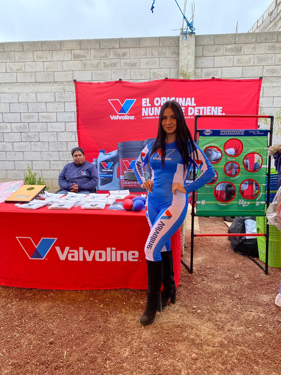 edecanesgalatea's tweet photo. https://t.co/1u8eTElL2f 
Galafans excelente #viernes  #Diciembre  #findeaño    en #Tlaxcala   y nuestra linda  Eli 😍 la #chicavalvoline   #activaciondemarca    #Valvoline #refaccionarias  #lubricantes  #aceitesintetico #aceitemineral
  #edecanesmexico  CONTRATA AHORA https://t.co/EKgeSr0zD0