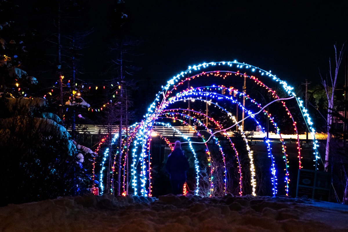 Residents are advised that, after a brief pause, the Manuels River Lights are ready to shine brightly again at 4:00 p.m. today ✨