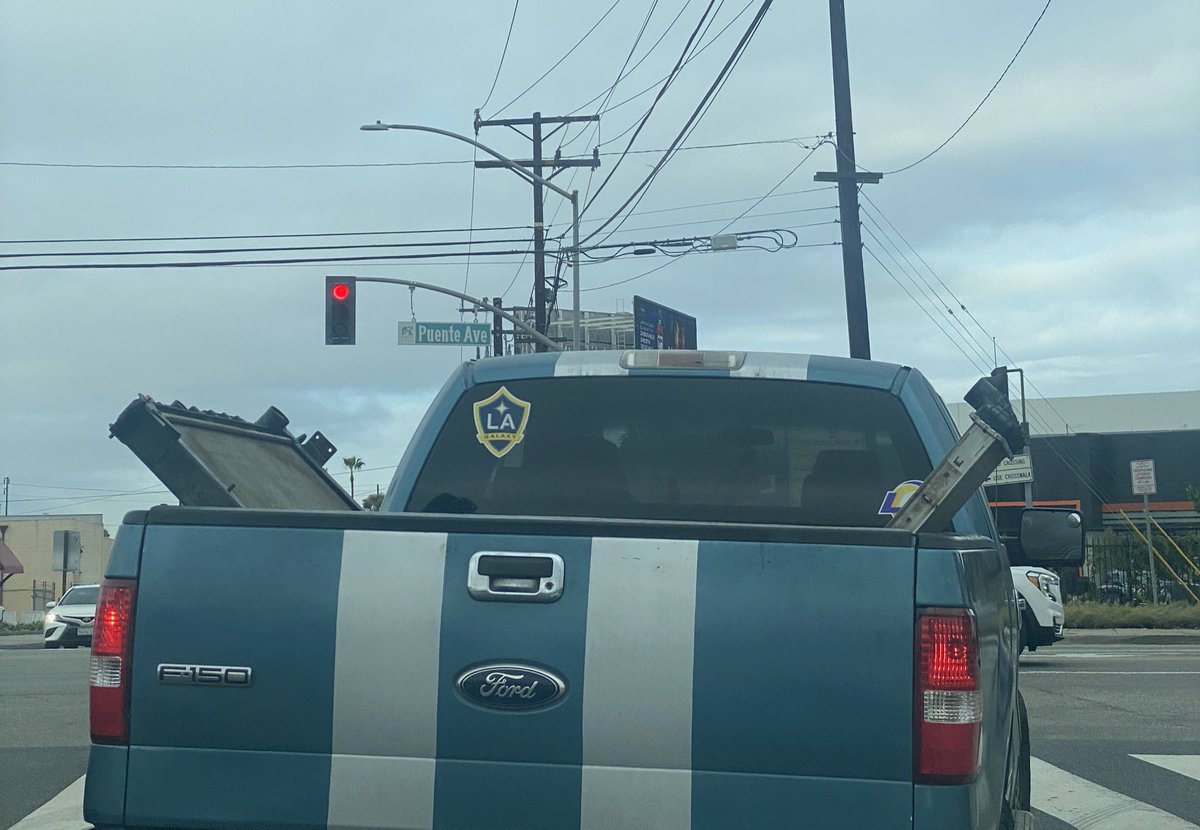 𝕷𝕬 𝕲𝖆𝖑𝖆𝖝𝖞 𝕺𝖀𝕿𝕾𝕯𝕽 tweet media