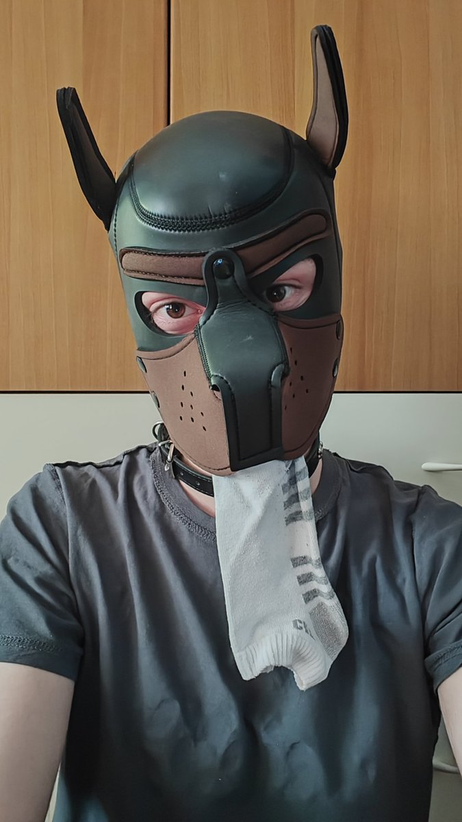 trueblitzxxx's tweet photo. stealing your socks~ https://t.co/HoNtxvnv1R