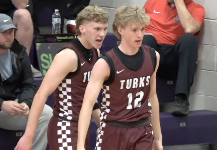 Channel1450com's tweet image. Calvary worked their way back a couple times against Tremont on Friday but it was the Turks who picked up the Williamsville quarterfinal win -
channel1450.com/2024/12/27/tre…