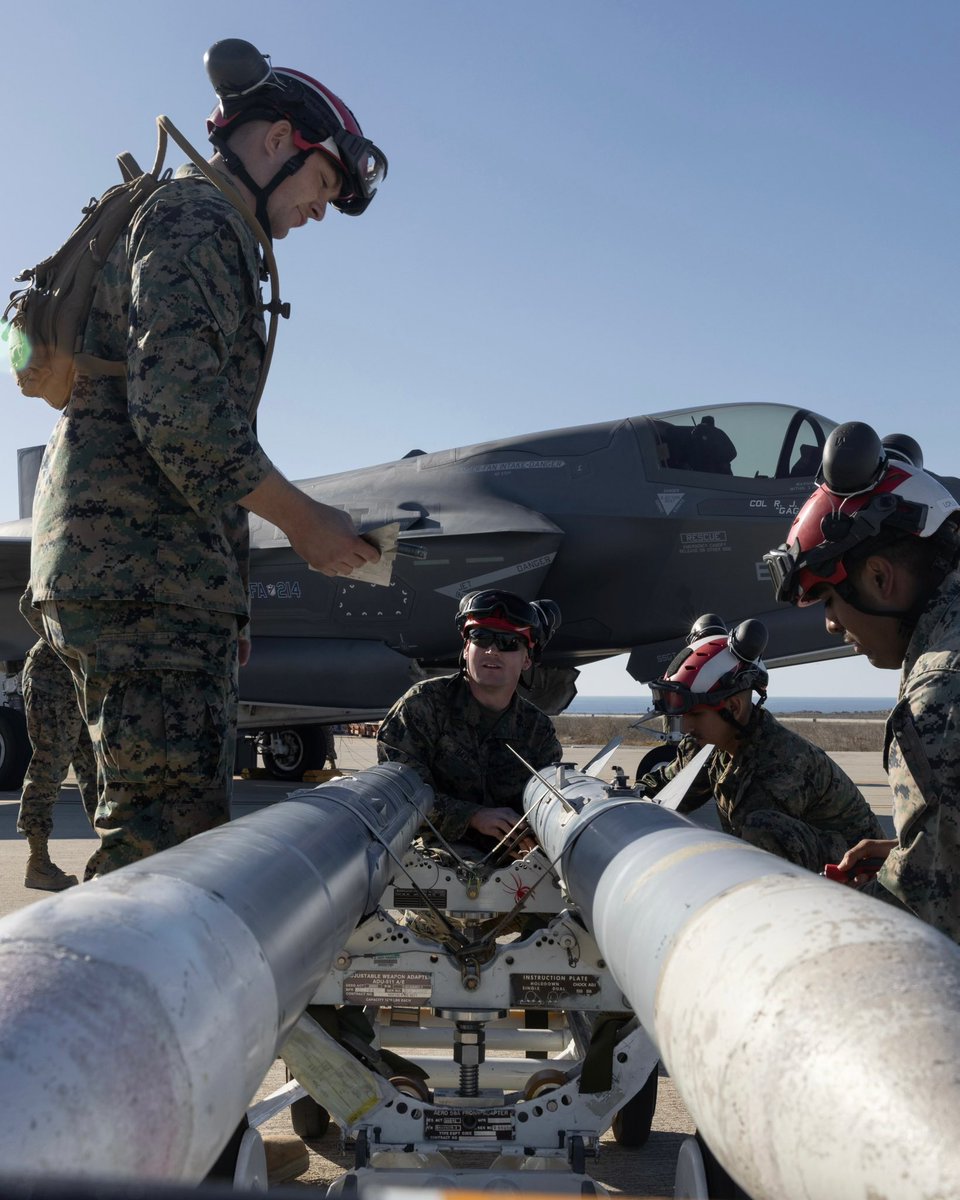 3rdmaw's tweet photo. VMFA-215โs F-35Bs conducted realistic training missions from a remote island during #SteelKnight24. With @usairforce support, Marines showcased the Joint Force's ability to operate the F-35B in austere environments. https://t.co/7LmJD6Ny2N