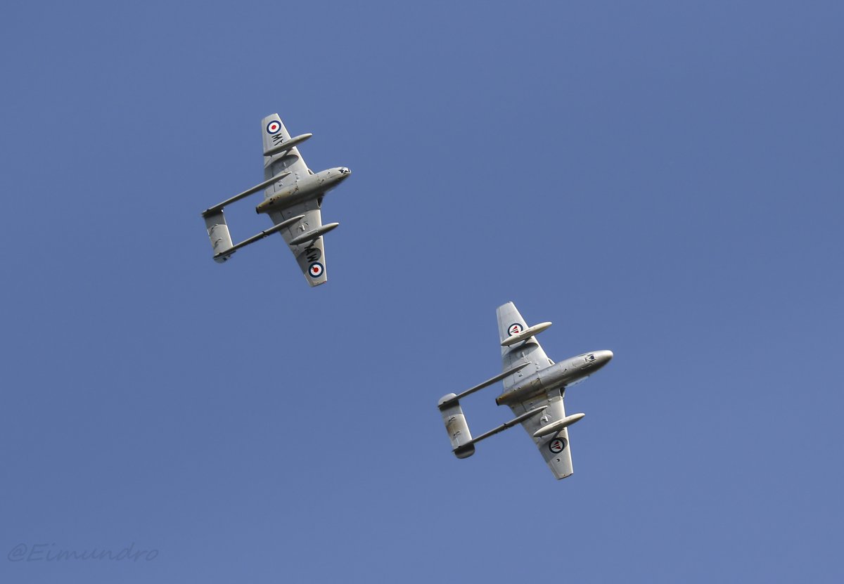 eimundro's tweet photo. Two De Havilland Vampires (DH 100) flying in formation over Rygge Airport

#Jet #britian #norway #airforce #aviation #photography #canon100d #camera #aviationphotography #spotting #planespotting #edit https://t.co/bx1P2FHqbm
