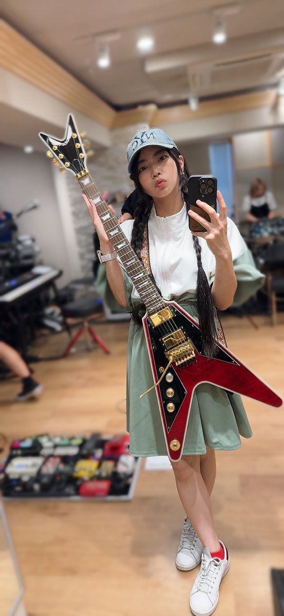 キヨさんにオススメの今日の一曲は…
「Holy War」
です！

#LOVEBITES 
#今日のオススメ曲LOVEBITES編 
shindanmaker.com/974653