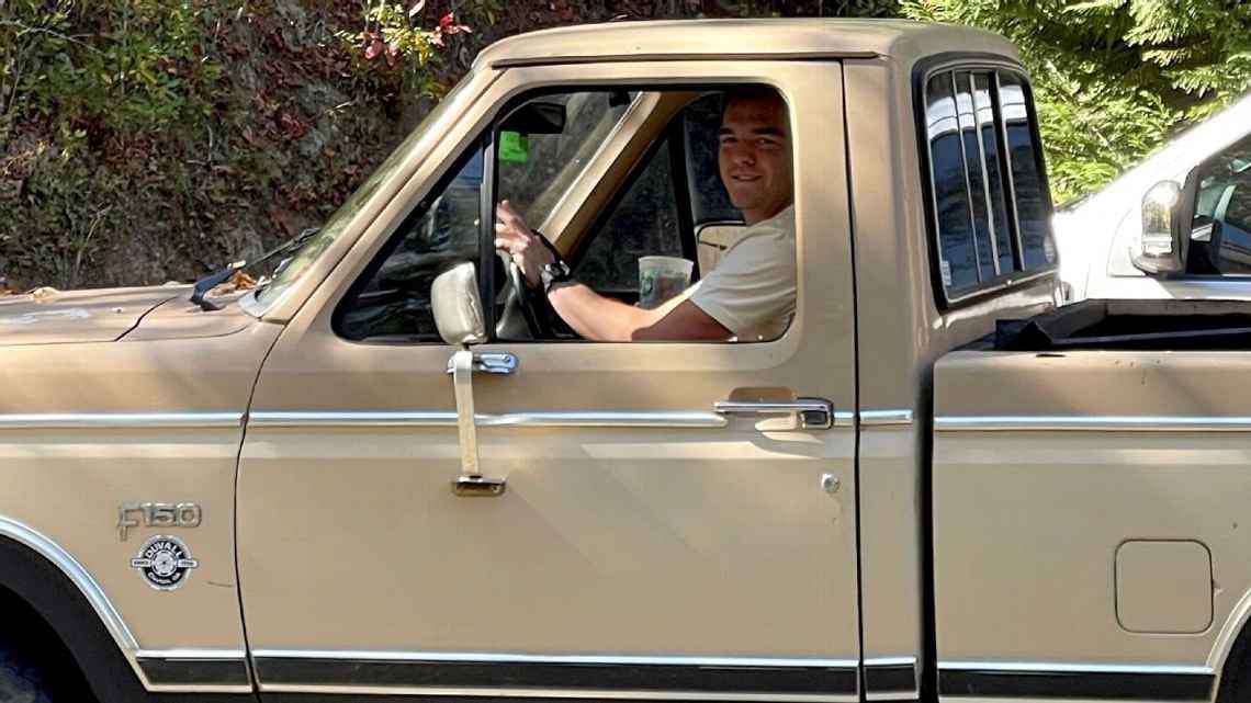 GAFollowers's tweet photo. Georgia’s starting QB Gunner Stockton drives an old body F-150.

Dawgs get the win. https://t.co/ahqJ0HGNYv