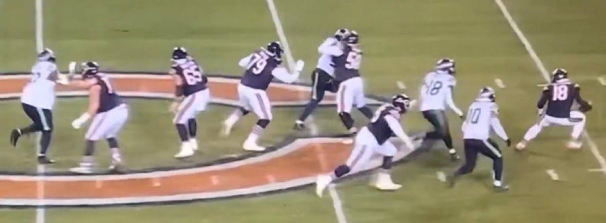 TRENDING: All 5 of Caleb Williams's offensive linemen were LOST ON THIS PLAY.

🤯

Caleb was under pressure every play, getting sacked 7 times last night.

Pathetic job by Chicago‘s front office to protect their young quarterback.

(h/t <a href="/the_fed_23/">Ryan Fedrau</a>)