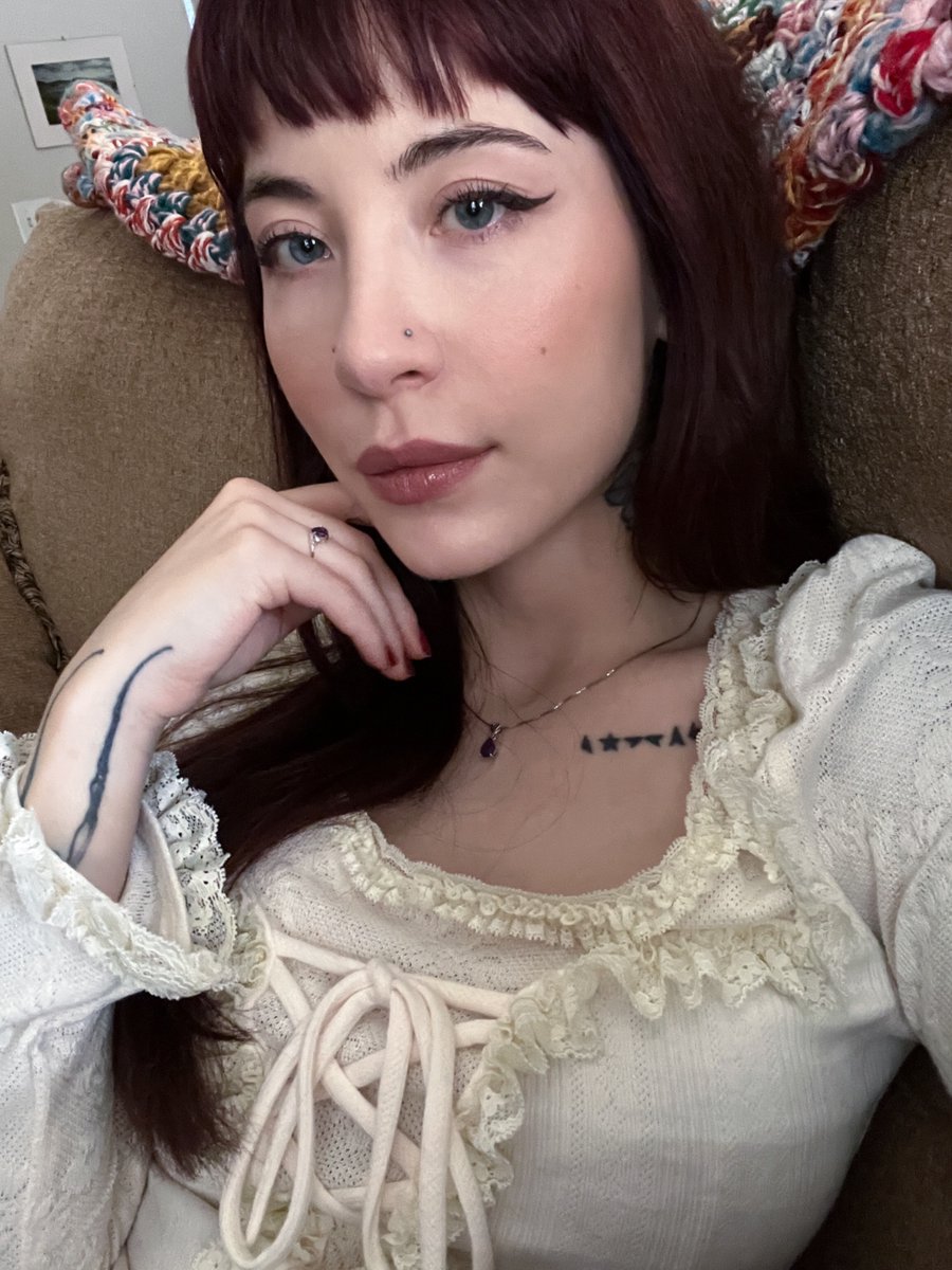 Charlotte (@gothcharlotte) on Twitter photo 