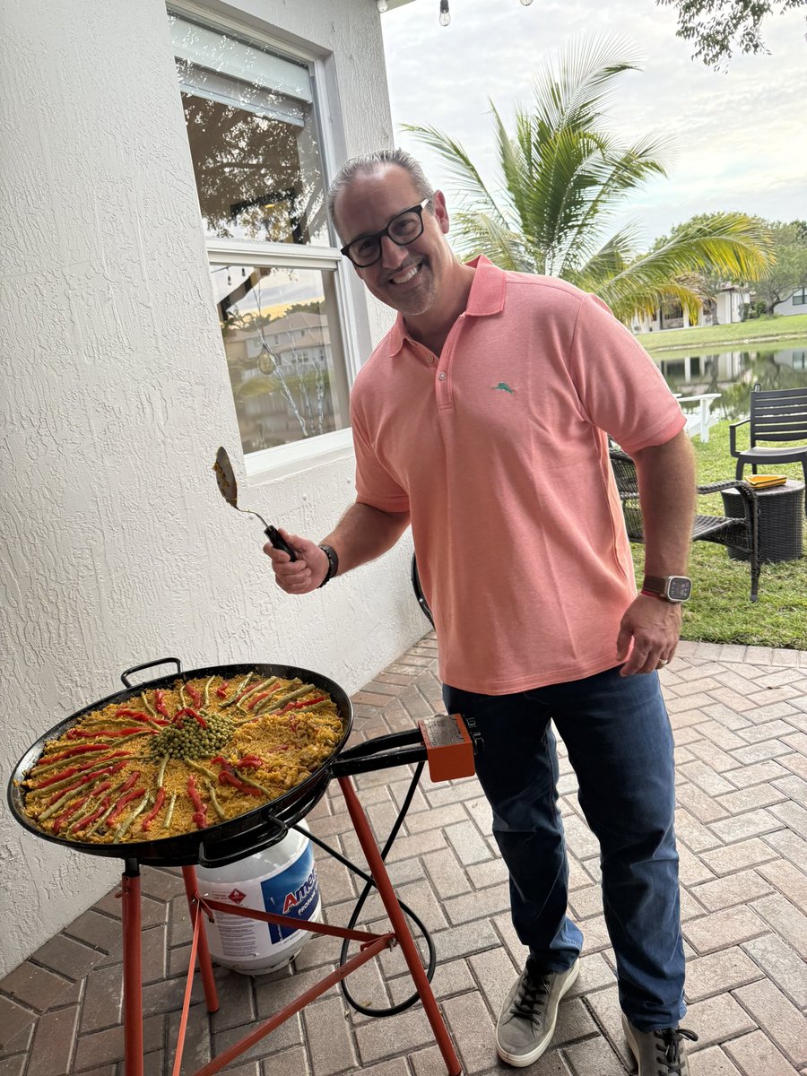 Katrina Suarez (@katrinas_onefla) on Twitter photo Team Fuego Holiday Gathering with the Best Boss aka Chef 👨🏻🍳 #TeamFuego #OneFLA #ItsAFloridaThing <a href="/One_FLA/">OneFLA</a> <a href="/LifeAtATT/">Life at AT&T</a> <a href="/eniggemann/">Enrique Niggemann</a> Team Fuego Holiday Gathering with the Best Boss aka Chef 👨🏻🍳 #TeamFuego #OneFLA #ItsAFloridaThing <a href="/One_FLA/">OneFLA</a> <a href="/LifeAtATT/">Life at AT&T</a> <a href="/eniggemann/">Enrique Niggemann</a>