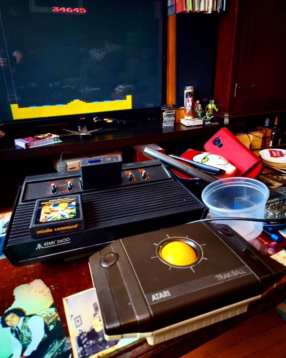 In the past, I hated fixing things because I was impatient and really sucked at it. With that context, I am so proud now that I have fixed my #Atari2600 Trak-ball controller. Missile Command is not the same with a joystick. 

#atari #retrogaming #vintage