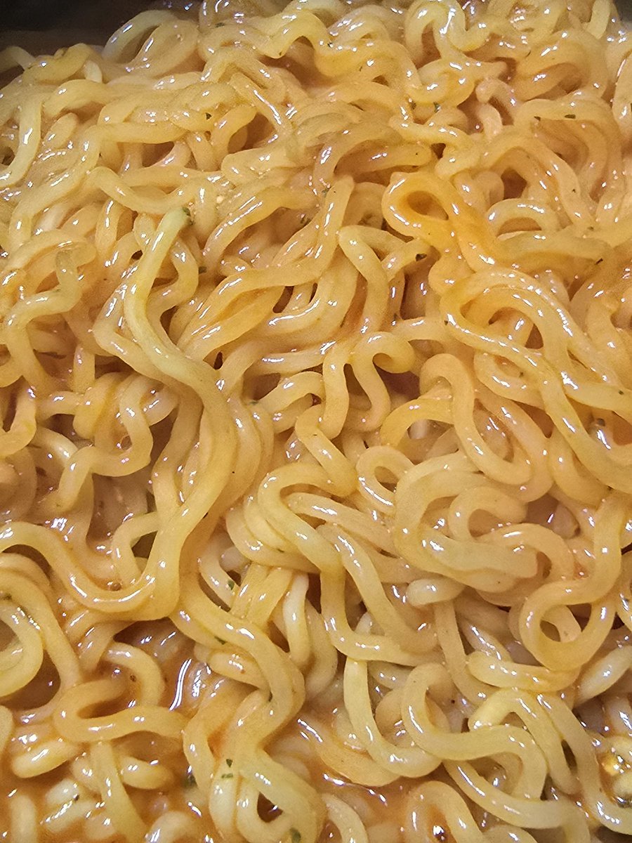 새벽에 갑자기😋😋😋
마라 짜파게티
보들보들 치즈볶음면