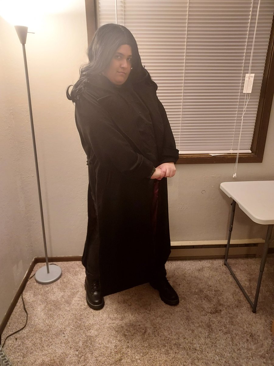 Crazy21D2's tweet photo. I forgot to post yesterday again but AAAAAAHHHHH look at this coat!!!!
This has been a dream cosplay of mine for ages and I'm so happy I finally made it, especially as this was my last chance to cosplay him https://t.co/G59oZbT2GA