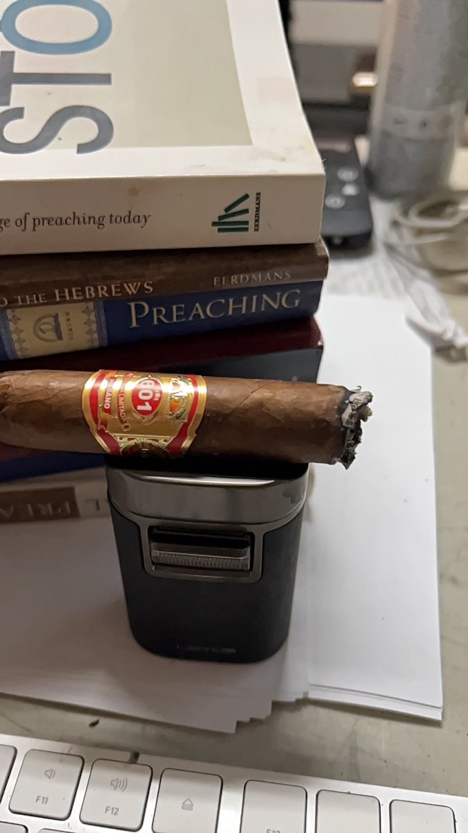 PastorAndPuros's tweet photo. π¬π₯ The 601 Habano Torpedo: helping me work on Chapter 2 of my dissertation due in a week. Smooth habano wrapper and a hint of sweetness.
#601Habano #CigarLovers #93Rated
Where and what are you enjoying today? πΈπ https://t.co/xQT40y0hF8
