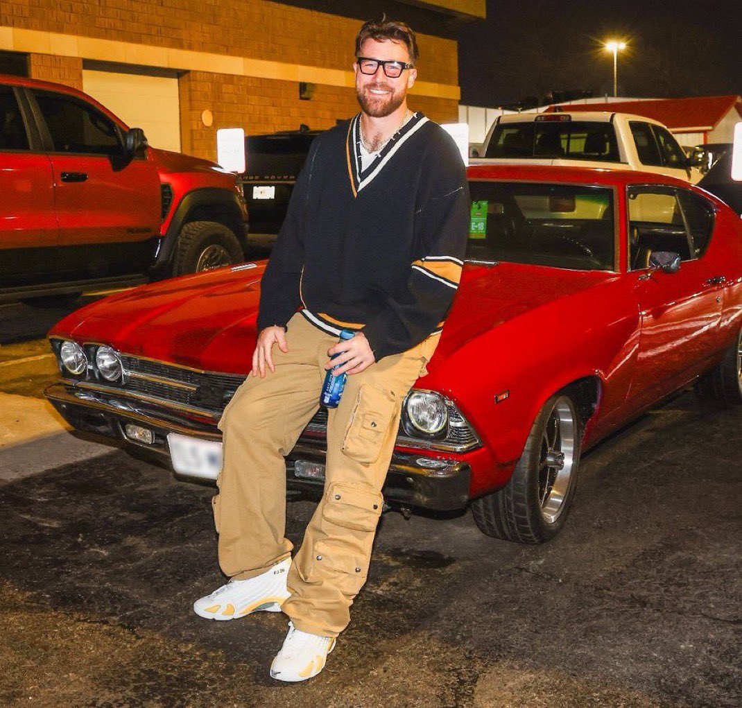 Ka3931Karol's tweet photo. #WPMOYChallenge +@tkelce  #WPMOYChallenge +@tkelce  #WPMOYChallenge +@tkelce  #WPMOYChallenge +@tkelce  #WPMOYChallenge +@tkelce https://t.co/J920tAaPpX