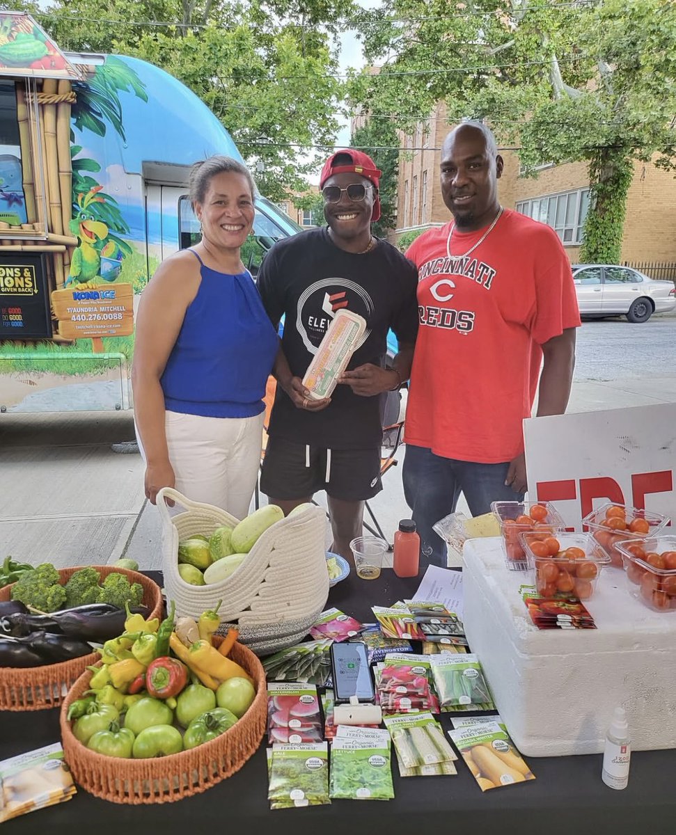 ufcfoodsystem's tweet photo. Can’t wait for summer!
#ufcfood #ufcfoodsystem #foodsystem #urban #urbanfarming #farming #cleveland #clevelandohio #ohio #farmers #urbanfarmers #mazlowfoodfestjoin https://t.co/6p6ial9KWo