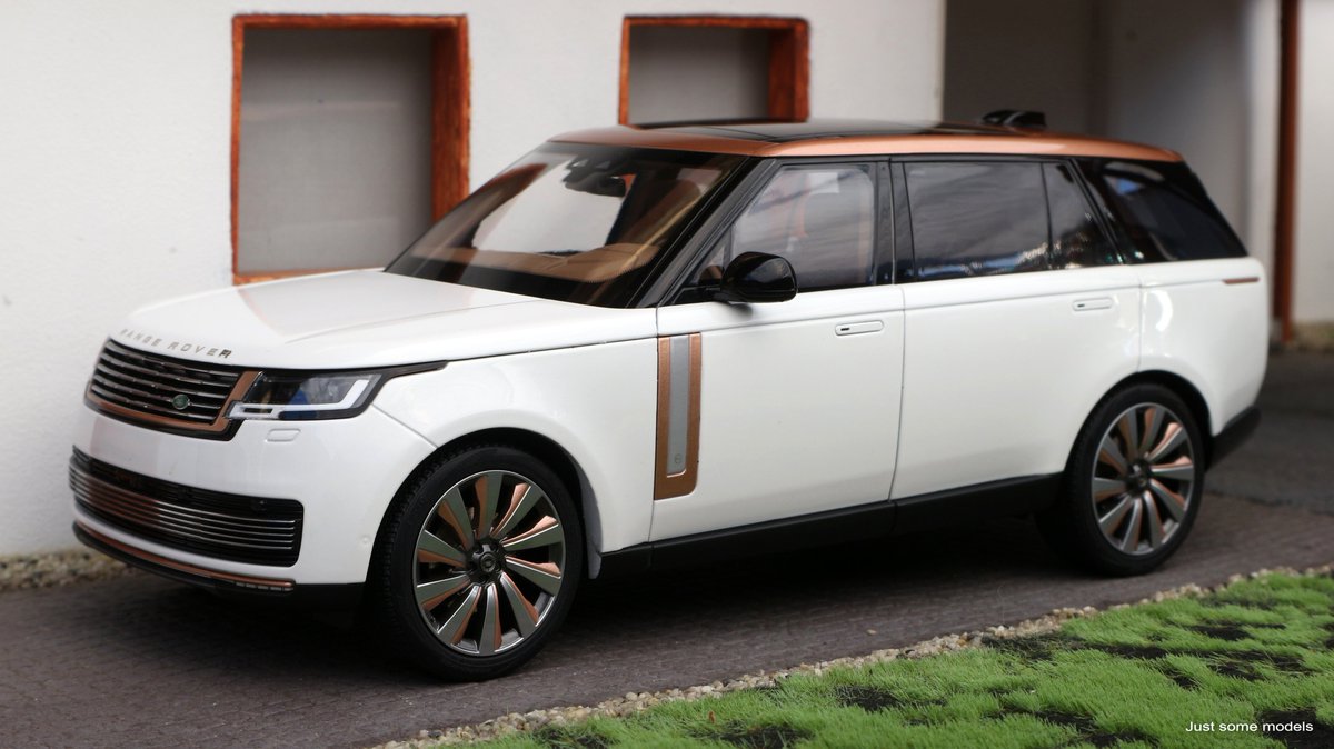 justsomemodels's tweet photo. 1:18 Range Rover SV Serenity theme 2022 - LCD-Models
Full review, unboxing on Youtube: https://t.co/47Q7IIFiqj
#landrover #rangerover #suv #luxury #luxurycars #britishcars #118scale #diecast #carmodels #modelcar #miniature #scalemodel #lcdmodels #jsm #justsomemodels https://t.co/7H1RGgE4Hx