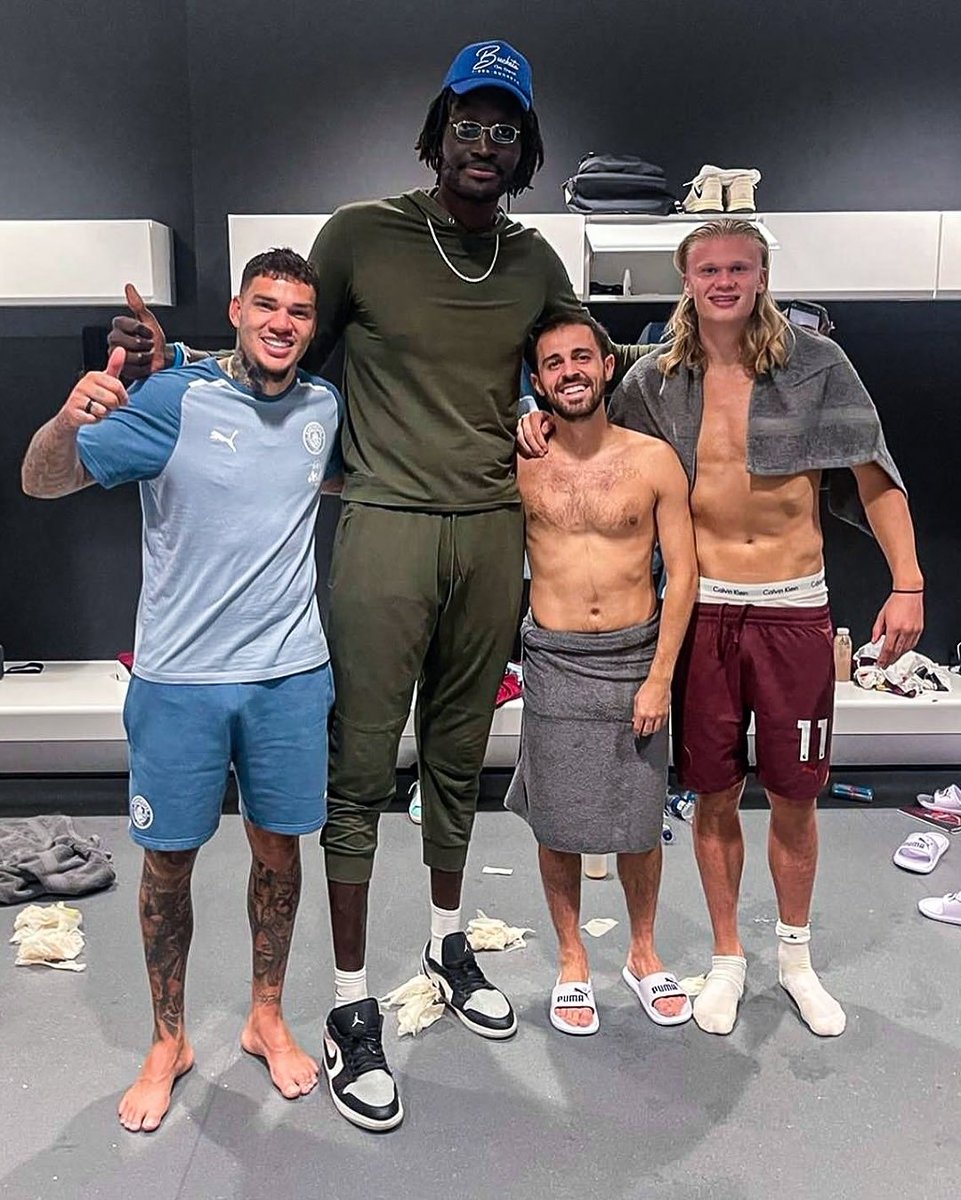 PoojaMedia's tweet image. Basketballers will turn you to dwarfs 🤣😭