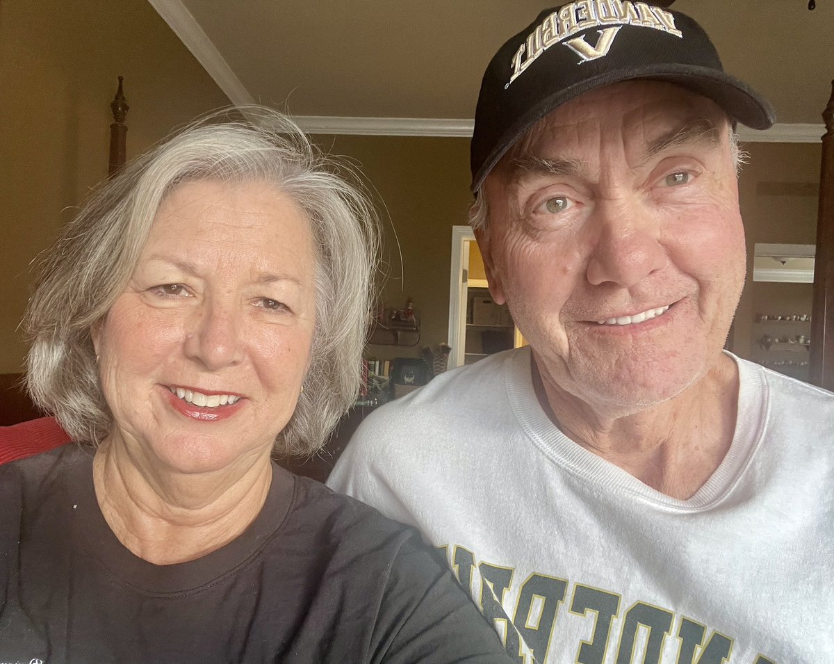 margotfos's tweet photo. Checking in from Hermitage! Letโs do this bowl thing @VandyFootball
๐คโ๐๐ผ๐๐๐๐ค๐๐
#AnchorDown #BlackGold #WhoYaWith
@vucommodores https://t.co/KhHVcKmJrW
