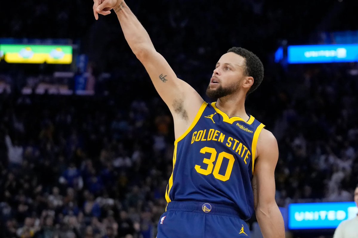 Warriors ORTG with Steph on: 120.8 (Would be 3rd in NBA)

Warriors ORTG with Steph off: 103.09 (Would be the worst in NBA)

Carrying an entire offense at age 36 🐐