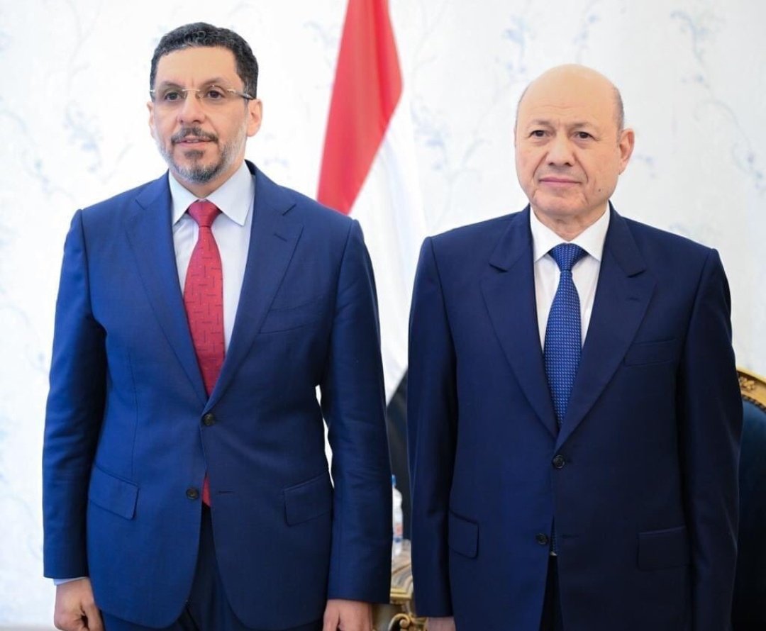 الوديعة السعودية ستذهب كالعادة إلى كروش مسؤولي الشرعية، ولن يصل منها للبنك المركزي بالعاصمة عدن سوى الفتات..

يا ويل الدجر من شارحه.