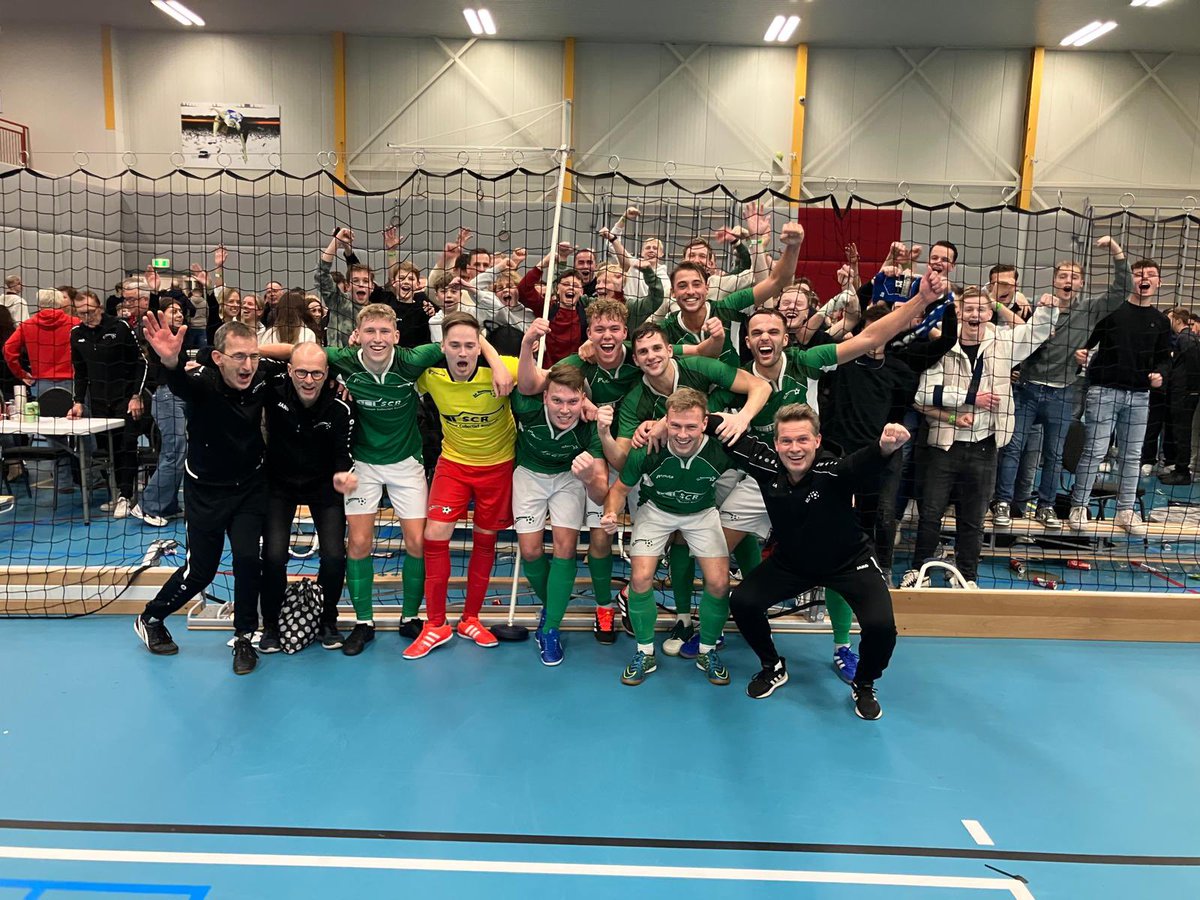 Volg <a href="/scrouveen/">S.C. Rouveen</a> en <a href="/fc_zuidwolde/">FC Zuidwolde</a> ook morgenavond bij de lokale omroep! 

🤝 Via Radio Hoogeveen 
🎤 Verslaggevers in vijf hallen 
🕖 Van 19-23 uur 

Ook op kanalen DNO! (104.8FM en StreekTV) #pwz #dnosport