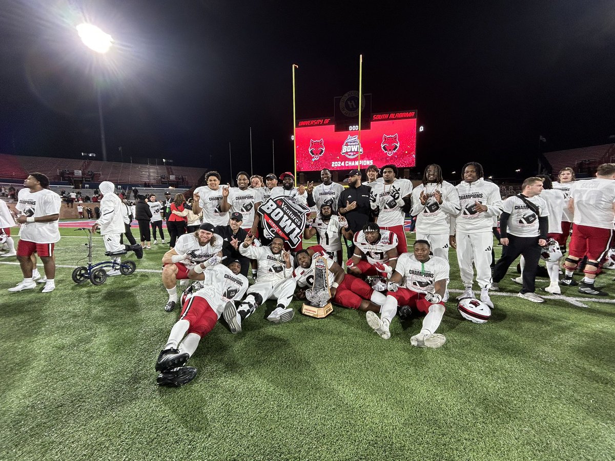 BackfieldBandit's tweet image. 🎳🏆💍 #BowlSeason