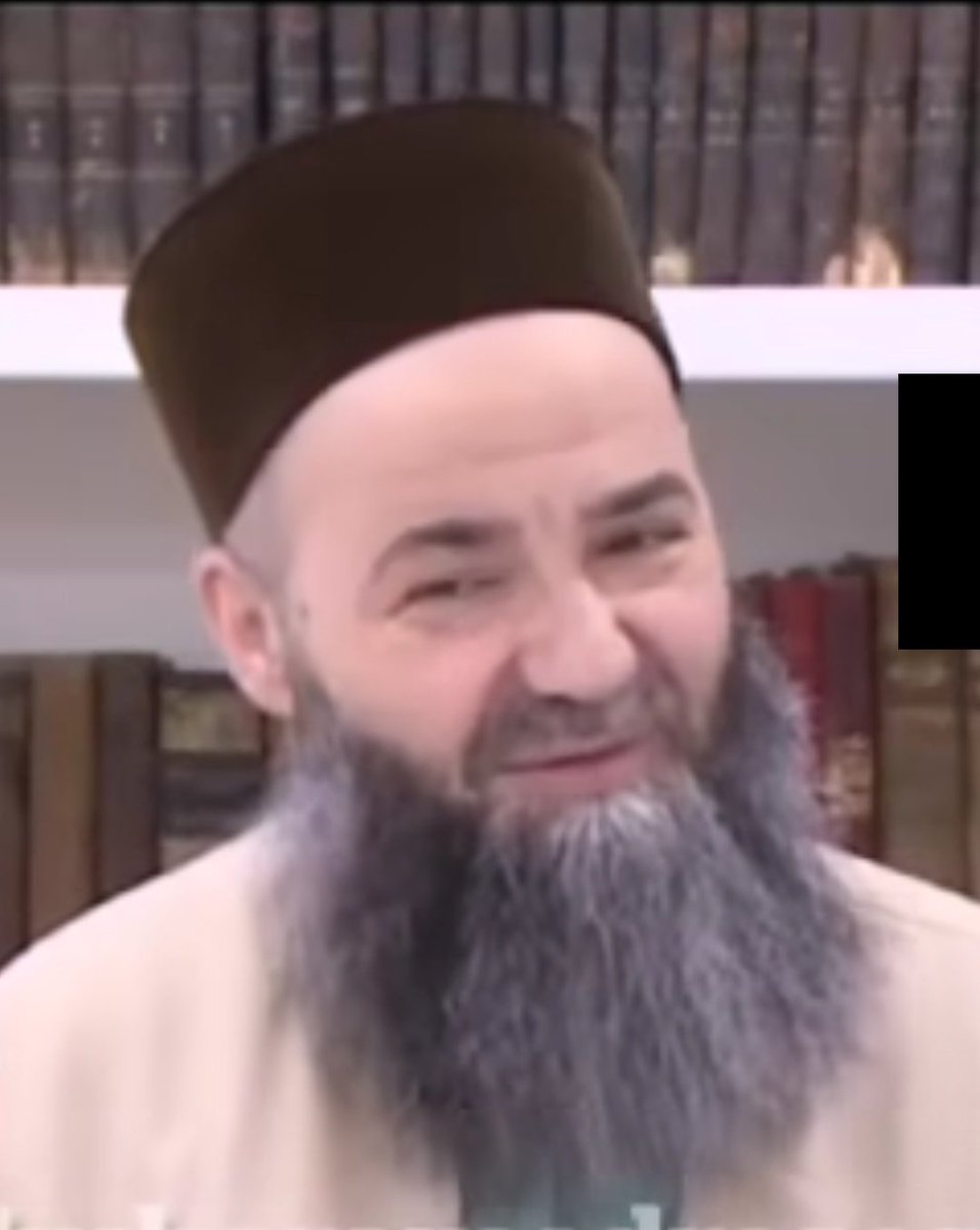 BayramSeyran6's tweet image. 4
Hattâ O'na #Hristiyanları Temsil Eden 60 Kişilik Hristiyan Alimler #Heyeti Geldi.
O'nun #İncil'in % 99 unda Bahsedilen Ve İnanmaları Emredilen Peygamber Olduğunu Söylediler .

Ve Kalben de İnandılar.
Ve Peygamberimize
Her Sene 100 Adet #Zırh Ve 2 Bin #Elbise Hediye Ettiler.