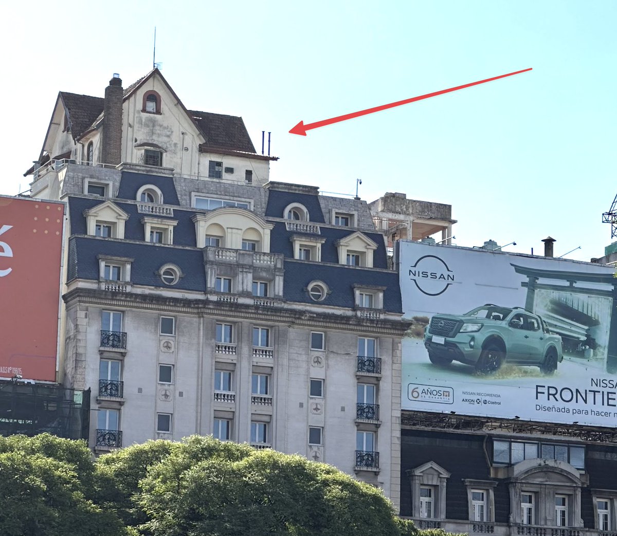 remotemontes's tweet photo. Love that roof top house in a Buenos Aires building 😍 https://t.co/wZD8tCYHjp