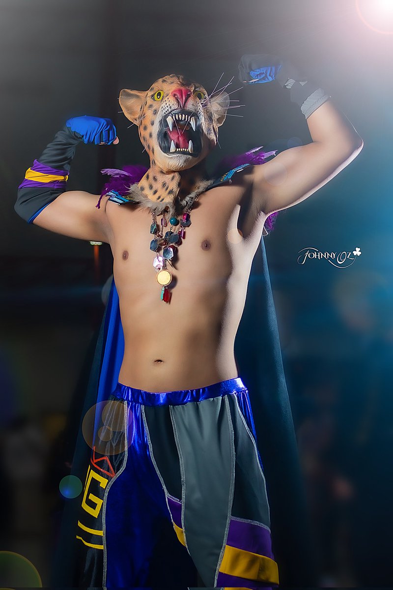 azor_dc's tweet image. 2024 was a great year to get better at cosplaying.