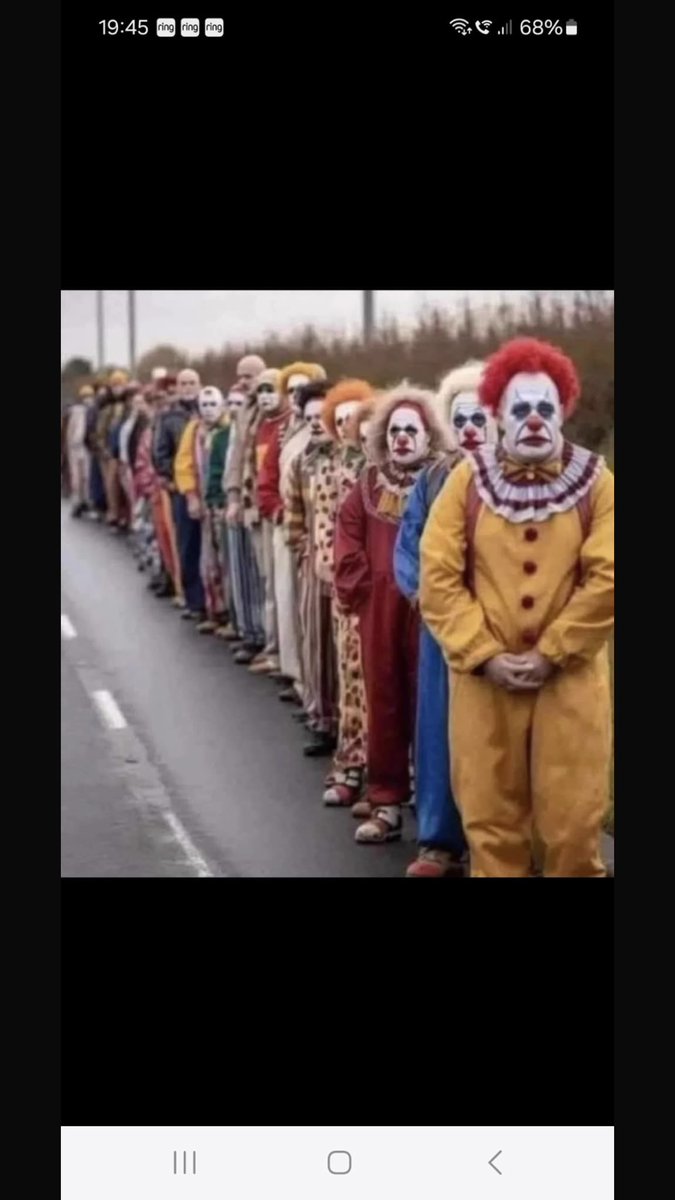 Who we going for next boys <a href="/DanHyde8/">Dan Hyde</a> <a href="/brett6barlow/">brett barlow</a> <a href="/Johny_Powell/">Johny Powell#5</a>