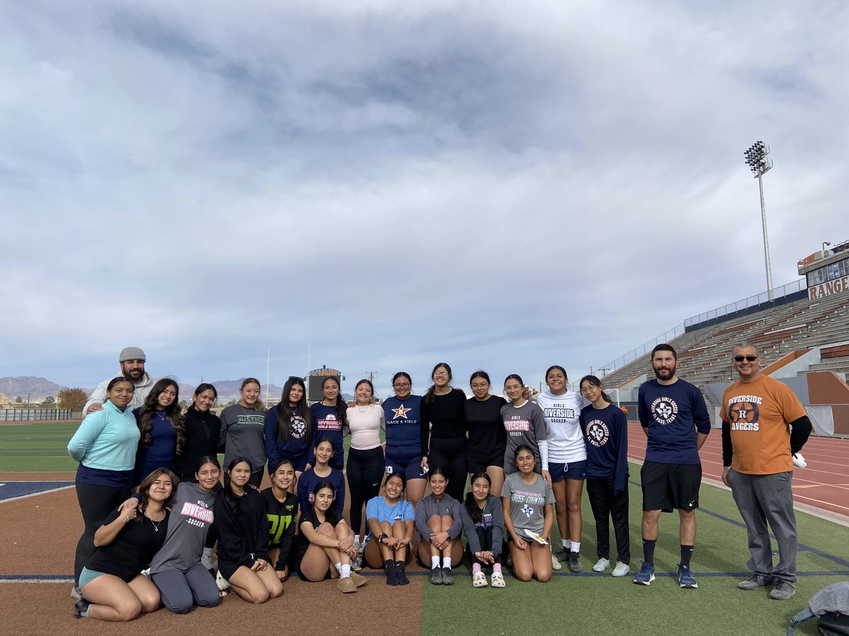 Annual Riverside Girls Soccer vs. Alumni Game ⚽️🧡💙
<a href="/MSanchez14_/">Mario Sanchez</a> <a href="/Reza_RHS/">Reza</a> <a href="/RHS_GSoccer/">Riverside High School Girls Soccer</a> <a href="/Riverside_4ever/">Riverside_Rangers</a>