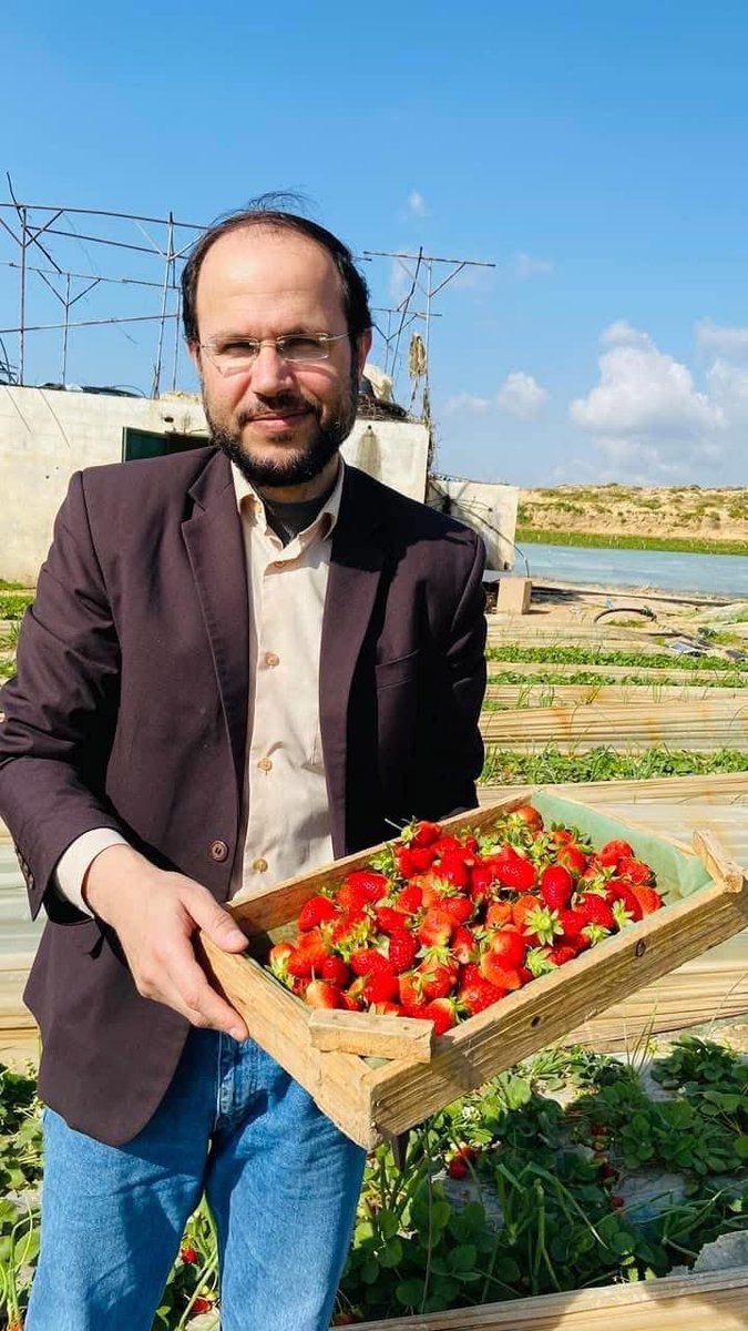 .<a href="/itranslate123/">Refaat in Gaza 🇵🇸</a> is gone, the strawberry fields are destroyed, and the city of Beit Lahia has been wiped out 😔