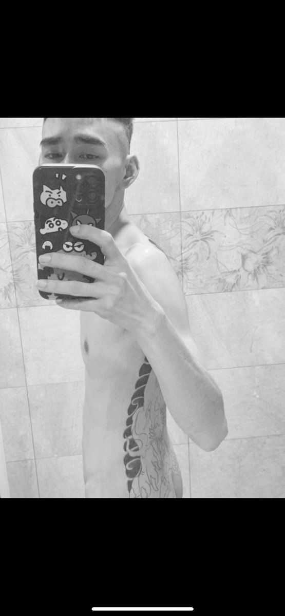 yyyyyy__05's tweet photo. 以前我很傻 傻得徹底
我前半生有三個錯誤
第一重感情
第二心太軟
第三不夠狠
從今以後
遇佛燒香
遇賊掏槍
#這腰真的是又癢又痛 https://t.co/f6WXnIGVCu