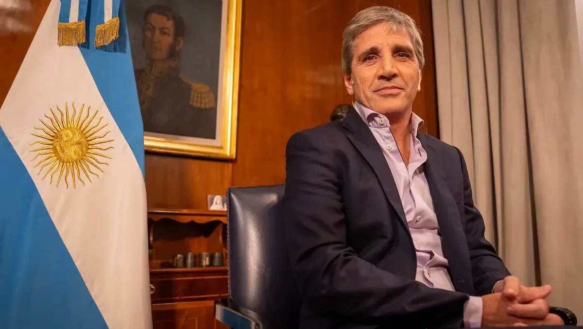 AAAJ00068631's tweet photo. #Motosierra
🚨 El Gobierno se dispone a decretar la disolución y posterior liquidación de la Administración General de Puertos y el área quedará en manos de Caputo.
#APuroRelato
#MileiDestruyeArgentina
#ElPeorGobiernoDeLaHistoria
https://t.co/lxwhNJXLNR https://t.co/oB6KmuVD3F