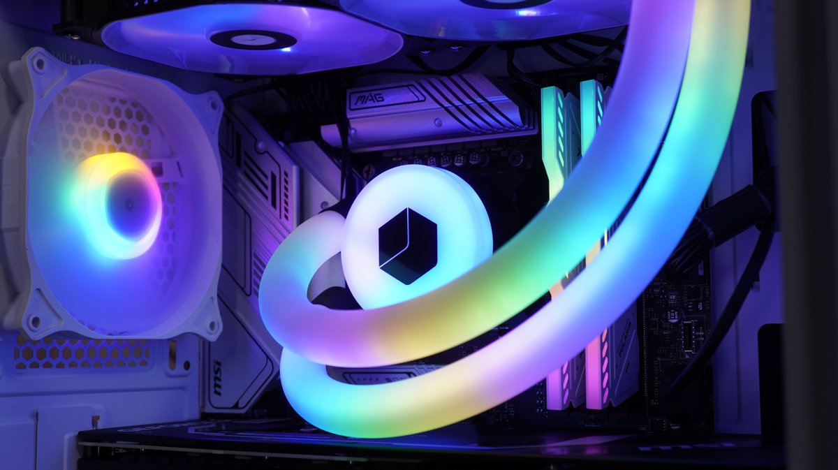 GeILMemory's tweet photo. The RGB control systems create incredibly smooth lighting effects that elevate the overall aesthetic of gaming PCs.
📸 by: https://t.co/7d5Tvi0do2
#EVOV #DDR5 #tech #RAM #PC #intel #Memory #PcGaming #PcHardware #PCMR #gamerlife #computer #pcbuild #pcgamer https://t.co/Bk7RESfvwq