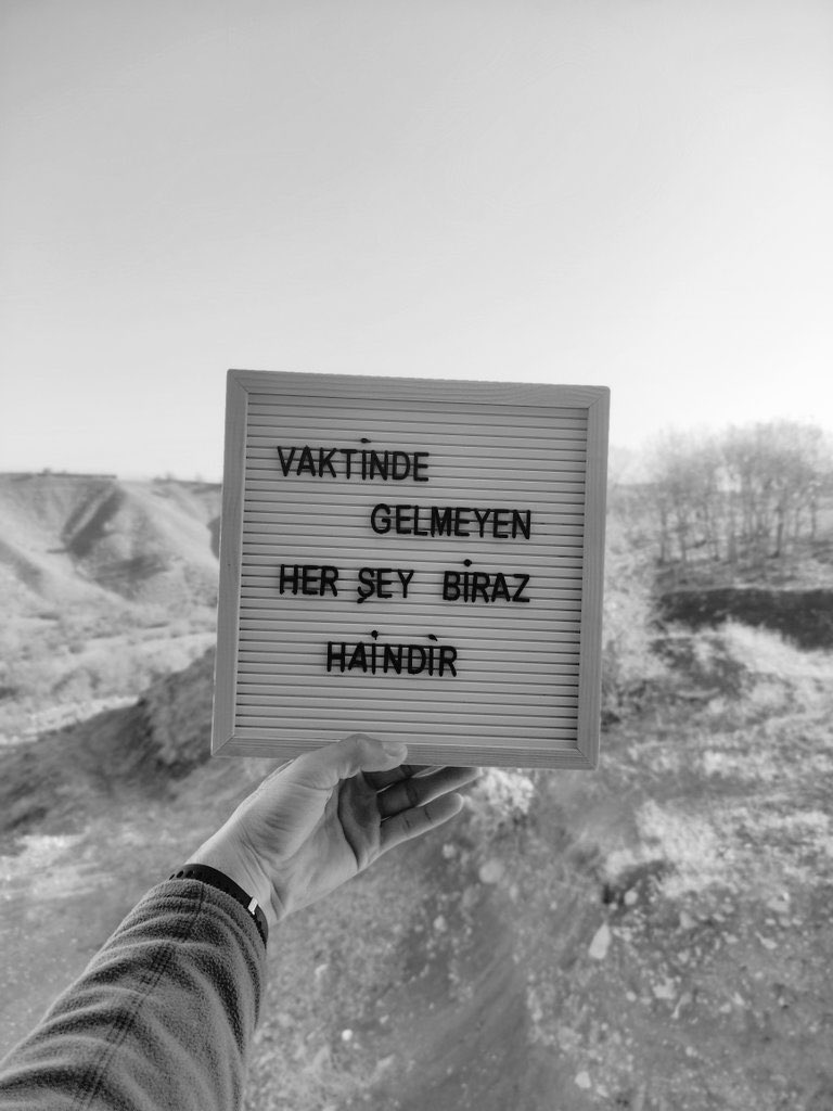 Gece resmî olarak başlamıştır.