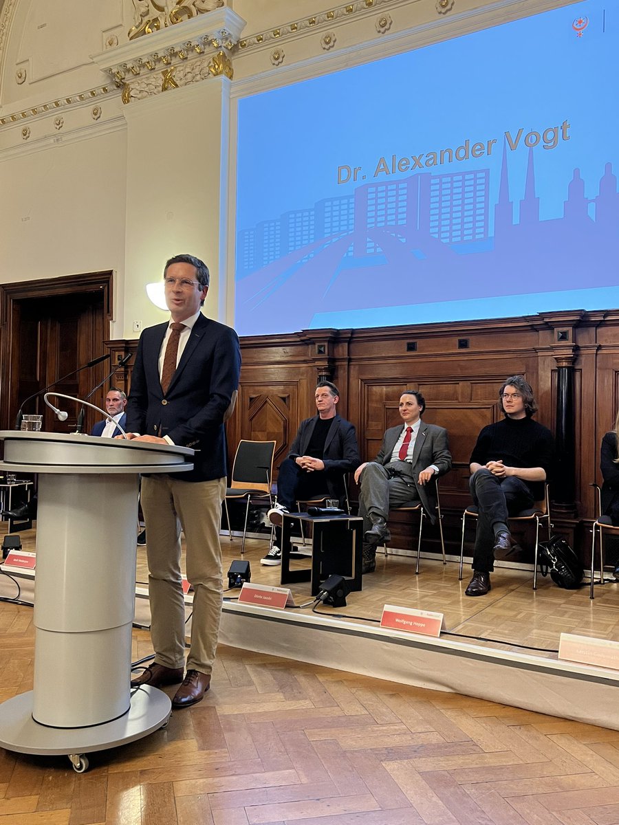 Dr. Alexander Vogt tweet media