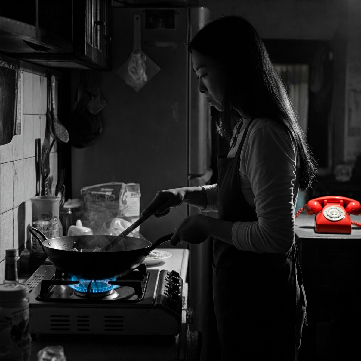 DaveTeacher1's tweet photo. While I _____ dinner, the phone rang.
A) cooked
B) was cooking
C) am cooking
D) cook
#ESL #Grammar #PastContinuous https://t.co/oo529HwWw6