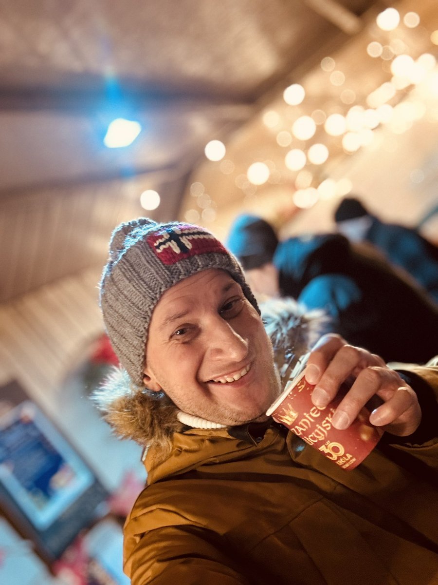 destral_87's tweet photo. Święta w Krakowie zaliczone 🎄 https://t.co/tRxmr8AyVk