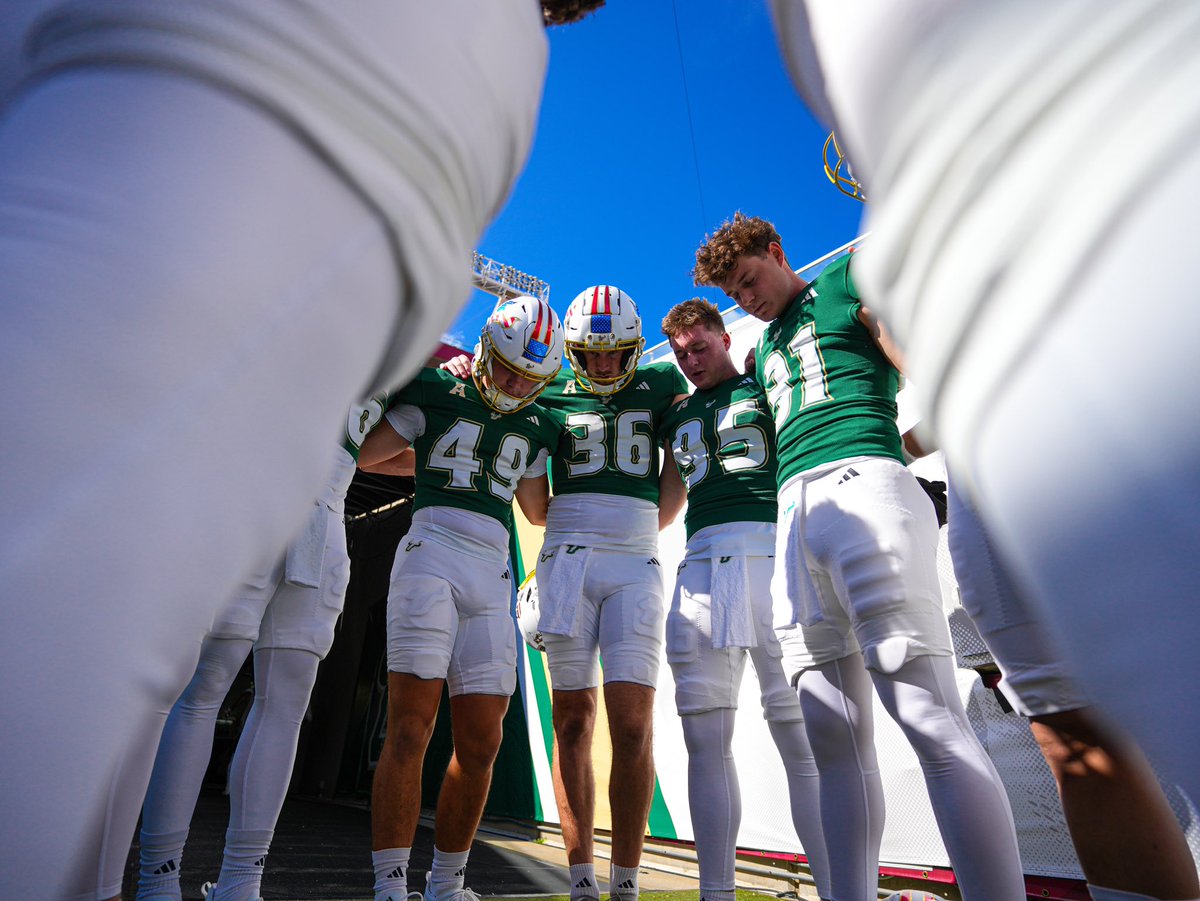 Great season with my guys🤘Blessed to be at my dream school. GO BULLS 🐂