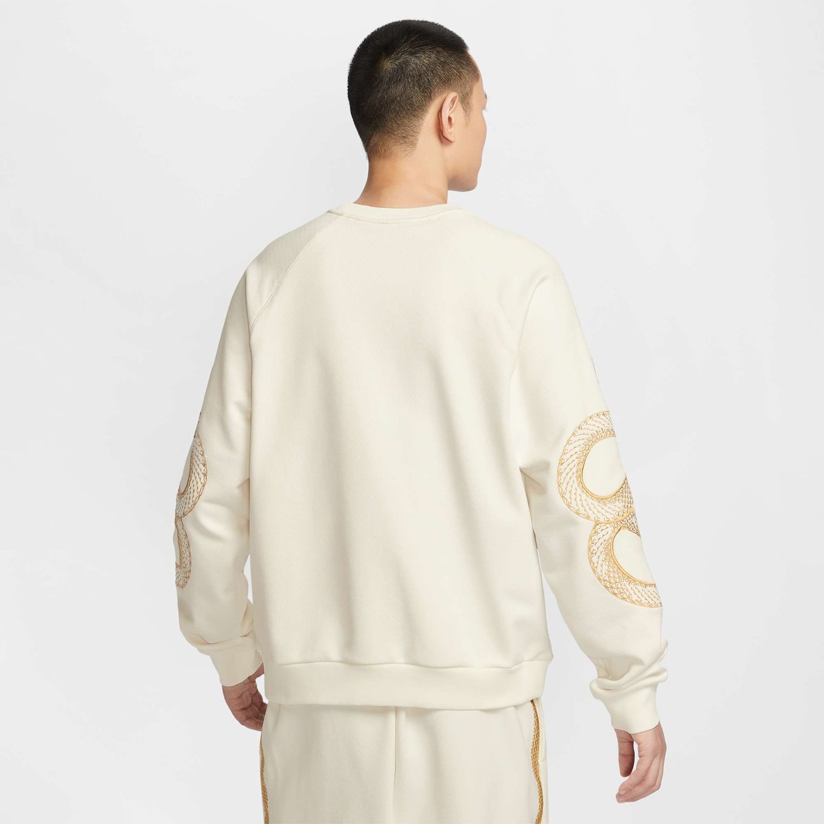 KicksFinder's tweet photo. OFFICIAL IMAGES: Kobe Bryant x Nike Crewneck "Lunar New Year" 🐍 
January 9th, 2025 https://t.co/CnR7A5IR64