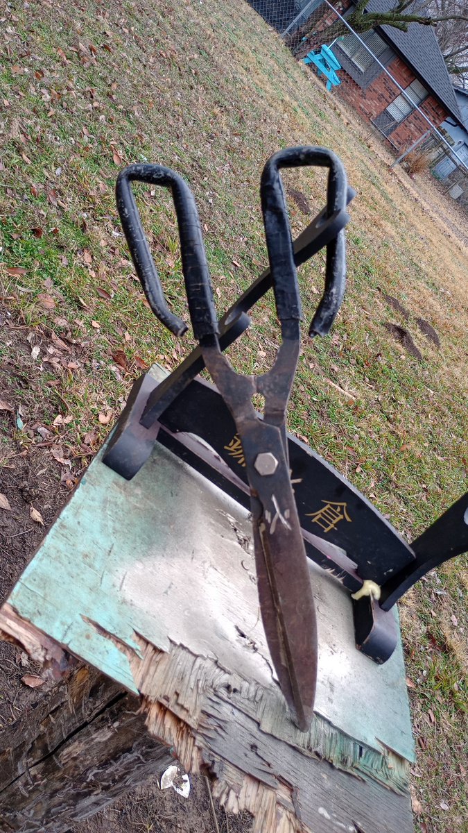 Df_Makes5544's tweet photo. Made these big scissors! ✂️ 
#blacksmith #smith #scissors https://t.co/dctQYX2AI0