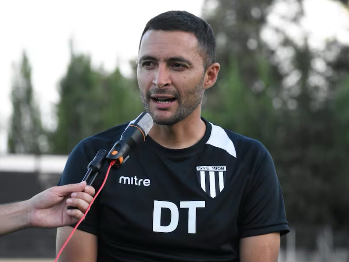 VUELVE AL LOBO 🐺

Joaquín Sastre vuelve a #Gimnasia de cara a una nueva temporada en la #PrimeraNacional 

El ex DT llega al club para ocupar el cargo de director deportivo. Estará a cargo de la captación de talentos y la contratación de los refuerzos.

Vía: <a href="/ema_tristan/">Emanuel Tristán</a>