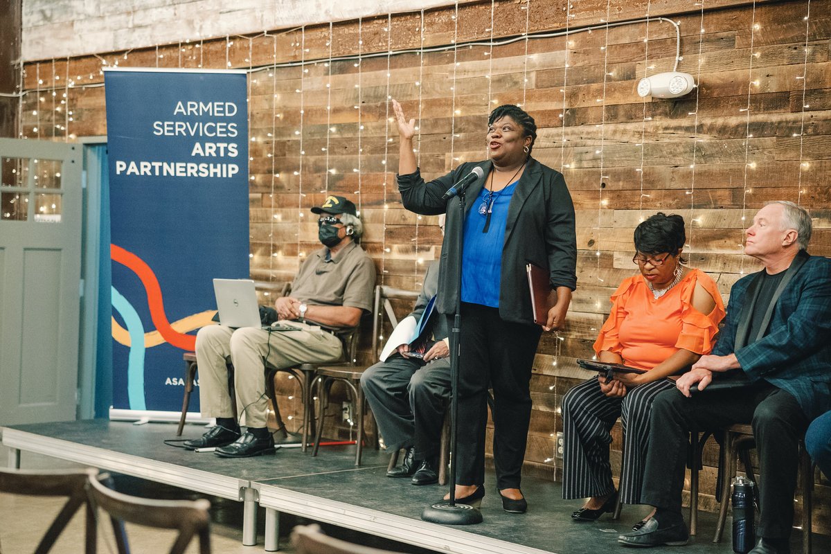 ASAP_Vets's tweet image. Congratulations to these DC Writing graduates who took the stage and shared their powerful stories! Your courage, creativity, and authenticity shone through. We're incredibly grateful to the @bwforg for helping make these programs possible. #gotyoursix