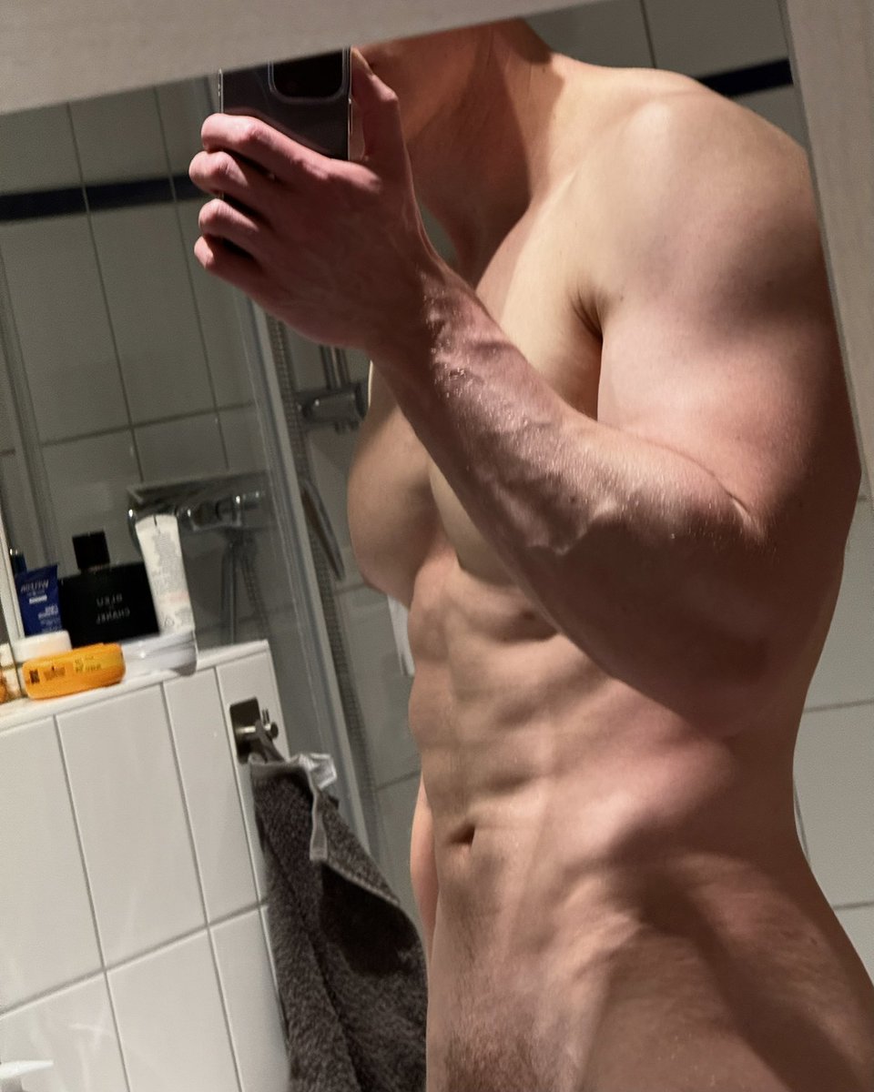 Retweet if you want to join me 😈