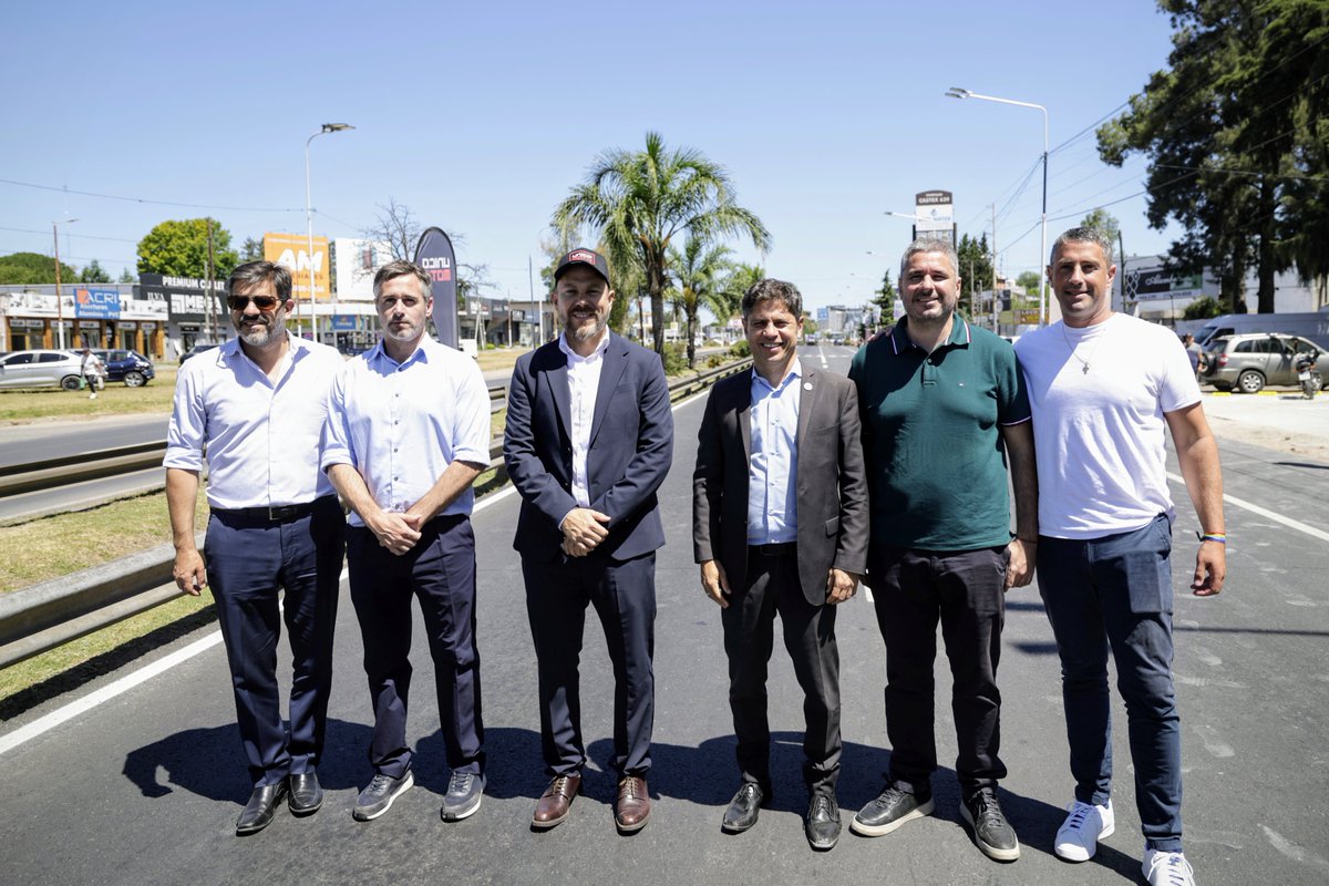 Inauguramos la obra de repavimentación de un tramo de la Ruta Provincial N°58 a la altura de la localidad de Canning, una vía estratégica que vincula Ezeiza con Esteban Echeverría.

Este trabajo que llevamos adelante desde <a href="/MinfraPBA/">Ministerio de Infraestructura y Servicios Públicos</a> va a fortalecer la actividad comercial de la