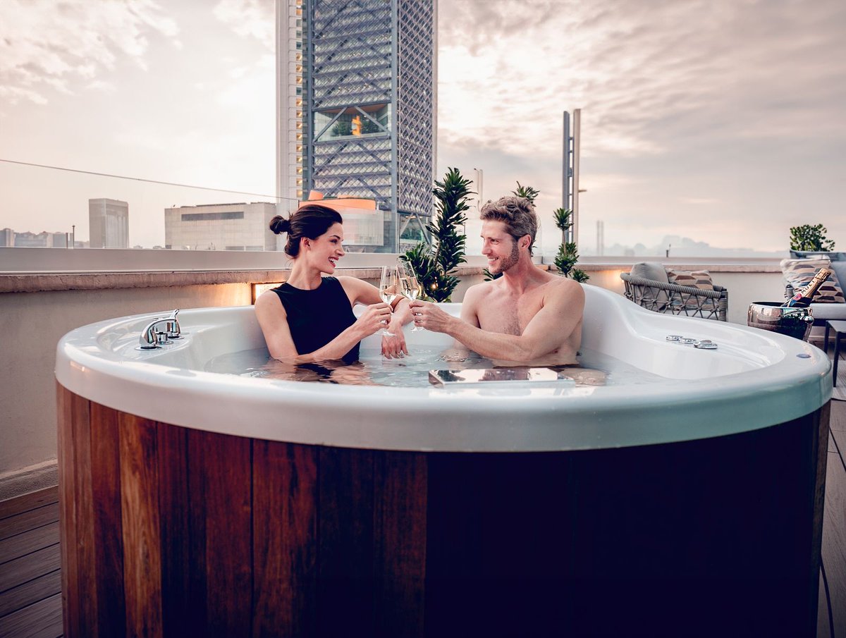 ✨ Despedimos el año, recibimos el nuevo juntos ✨

Cierra los últimos días de 2024 y da la bienvenida al 2025 en el lugar donde los momentos se transforman en recuerdos inolvidables. Celebra al lado de quien amas, brindando por lo más bonito de la vida.