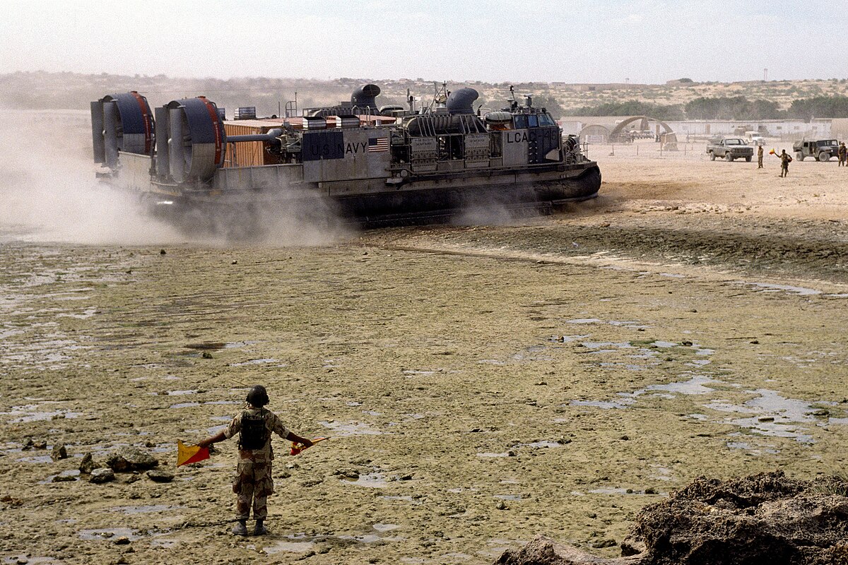 Jan. 4: #OnThisDay, in 1991, U.S. embassy personnel were evacuated from Somalia. Ambassador James K. Bishop recounts what happened in anticipation of the U.S. Marine arrival. Here the harrowing details from the Ambassador: adst.org/2014/01/evacua…