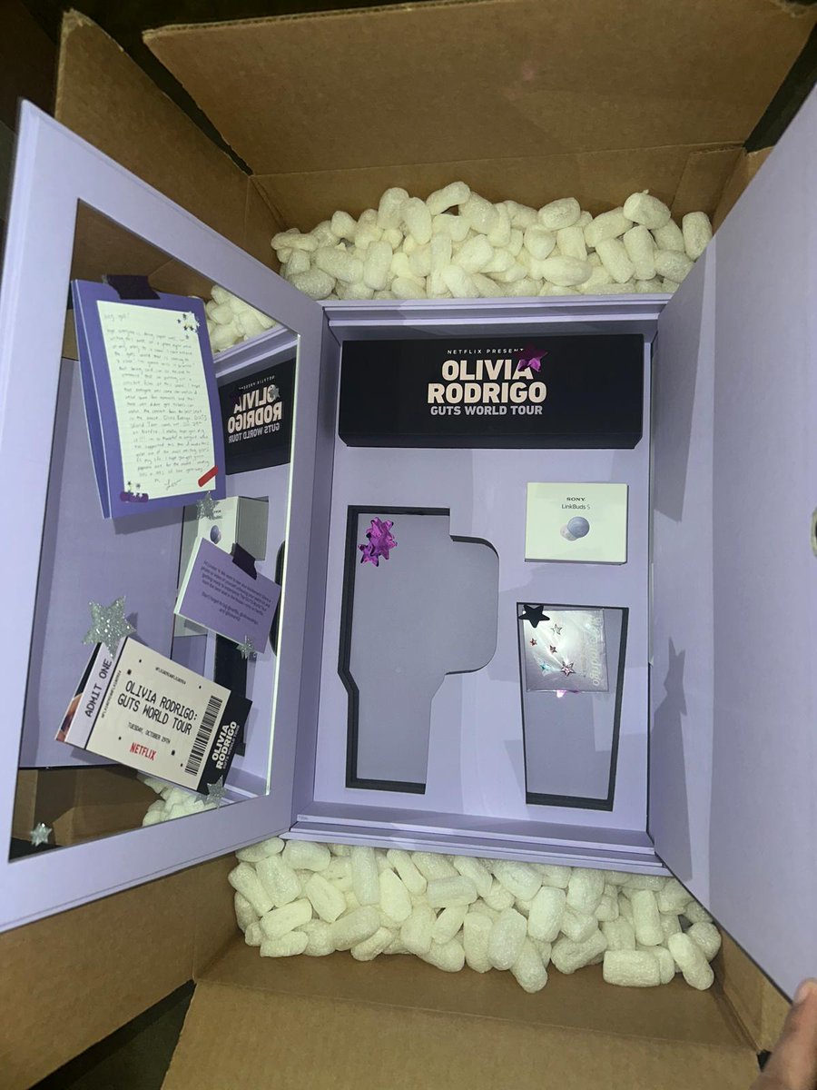 I'm happy and sad, the package arrived after MONTHS but it's not all complete..  WHERE IS MY STANLEY and the popcorn bucket??? <a href="/LiviesHQ/">olivia’s livies 💋</a> <a href="/CargowayE/">e-Cargoway Logistics Co.,Ltd</a> I need answers asap.