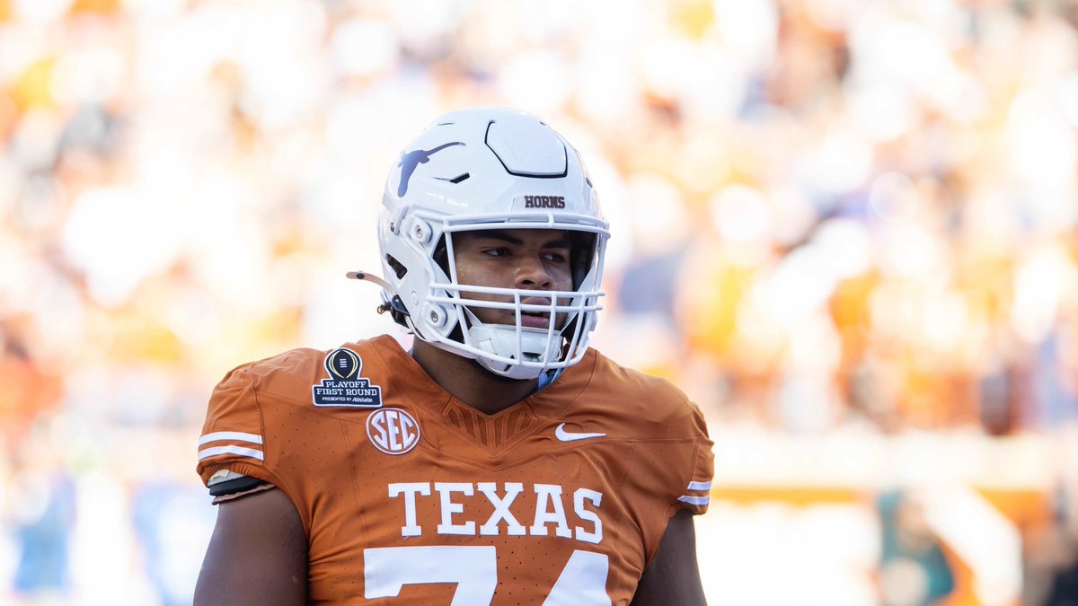 Texas's Trevor Goosby is the only SEC OT who hasn't allowed any QB hits or sacks this season.

-256 pass-blocking snaps
-0 QB hits, 0 sacks allowed (leads P4)
-3 QB pressures (leads P4)
-79.0 pass-blocking grade (3rd in P4)