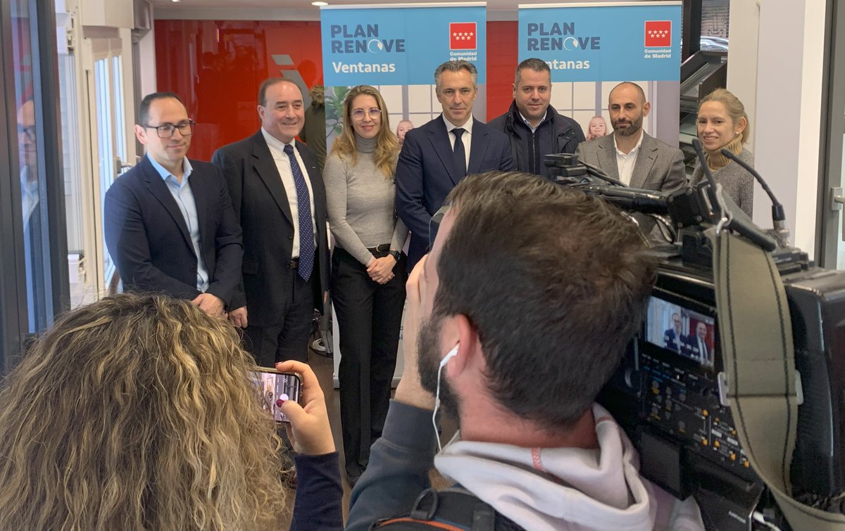ASOVEN PVC (@asoven_pvc) on Twitter photo Hoy <a href="/CarlosNovilloPi/">Carlos Novillo Piris</a>, Consejero de Medioambiente, Agricultura e Interior ha presentado el Plan Renove de ventanas para la Comunidad de Madrid en una de las tiendas de nuestro asociado Ventanas Ibarra. fenercom.com/actuacion/plan… Hoy <a href="/CarlosNovilloPi/">Carlos Novillo Piris</a>, Consejero de Medioambiente, Agricultura e Interior ha presentado el Plan Renove de ventanas para la Comunidad de Madrid en una de las tiendas de nuestro asociado Ventanas Ibarra. fenercom.com/actuacion/plan…